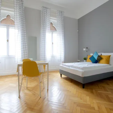 Budget By Hi5 - Palace Quarter