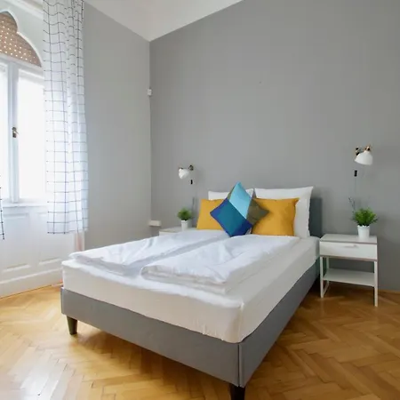 Budget By Hi5 - Palace Quarter Apartment *