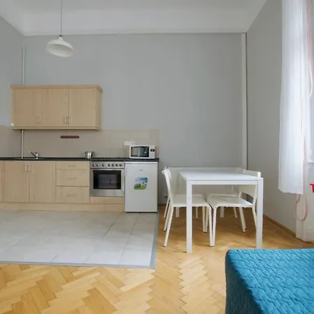 Budget By Hi5 - Palace Quarter *