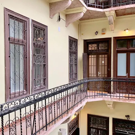 Budget By Hi5 - Palace Quarter Apartment *